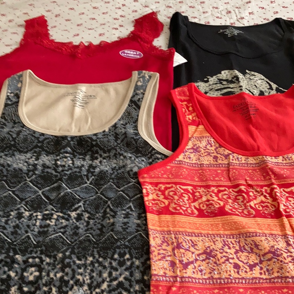 four Women’s plus size tank tops brand new